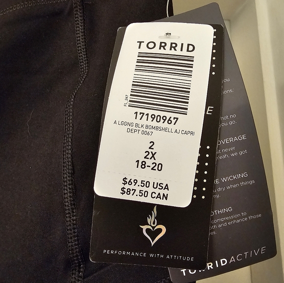 💥NEW! Torrid Bombshell Capri Leggings - Picture 6 of 9